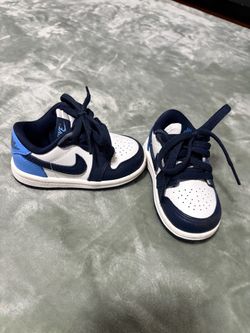 Jordan 1 Low- Size 5c