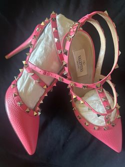 Valentino Garavani Studded pumps