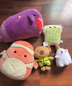 Plush toy bundle!￼