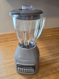 Oster Pulverizing 800 Watts 6 Cup Power Blender in Gray with High Speed Motor