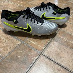 Nike Tiempo Legend 10 Elite SG-Pro football boots/ Size M  9 1/2