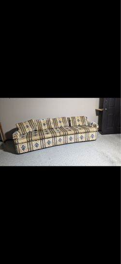 Traditional Cream & Blue Striped Damask Couch – Excellent Vintage Condition.