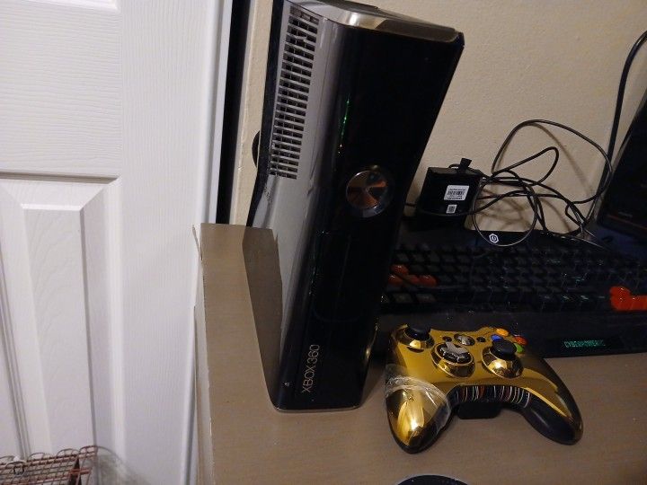 Xbox 360 With 3 Controllers And 2 360 Media Hard Drives