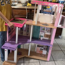 Free doll house