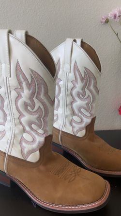 Lared suede leather boots
