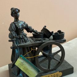 Molly Malone Dublin Centerpiece