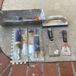 Lot Of 6 Used and slightly used, Tiling, And Grouting Tools