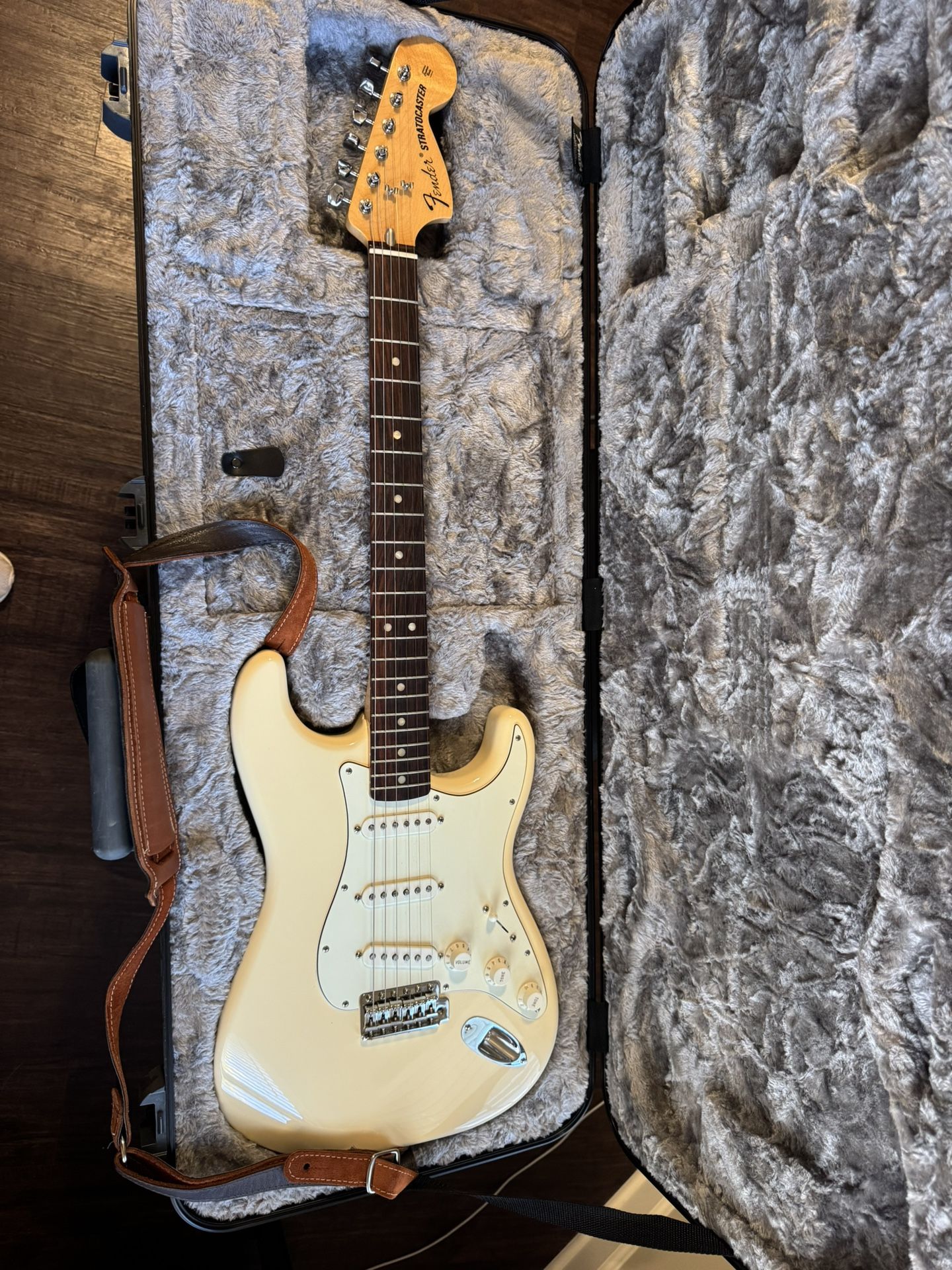 Fender Stratocaster : Albert Hammond Jr. Model
