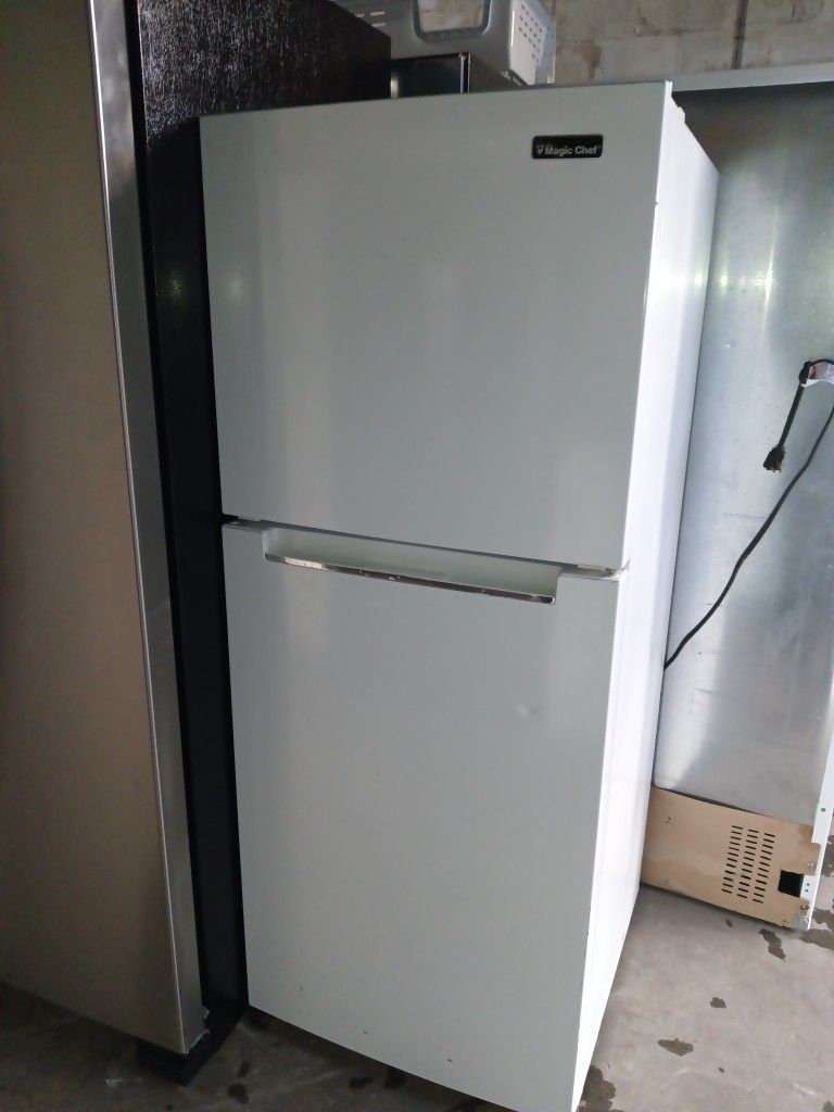 24" For RV Magic Chef Refrigerator Top And Bottom Works Good 👍