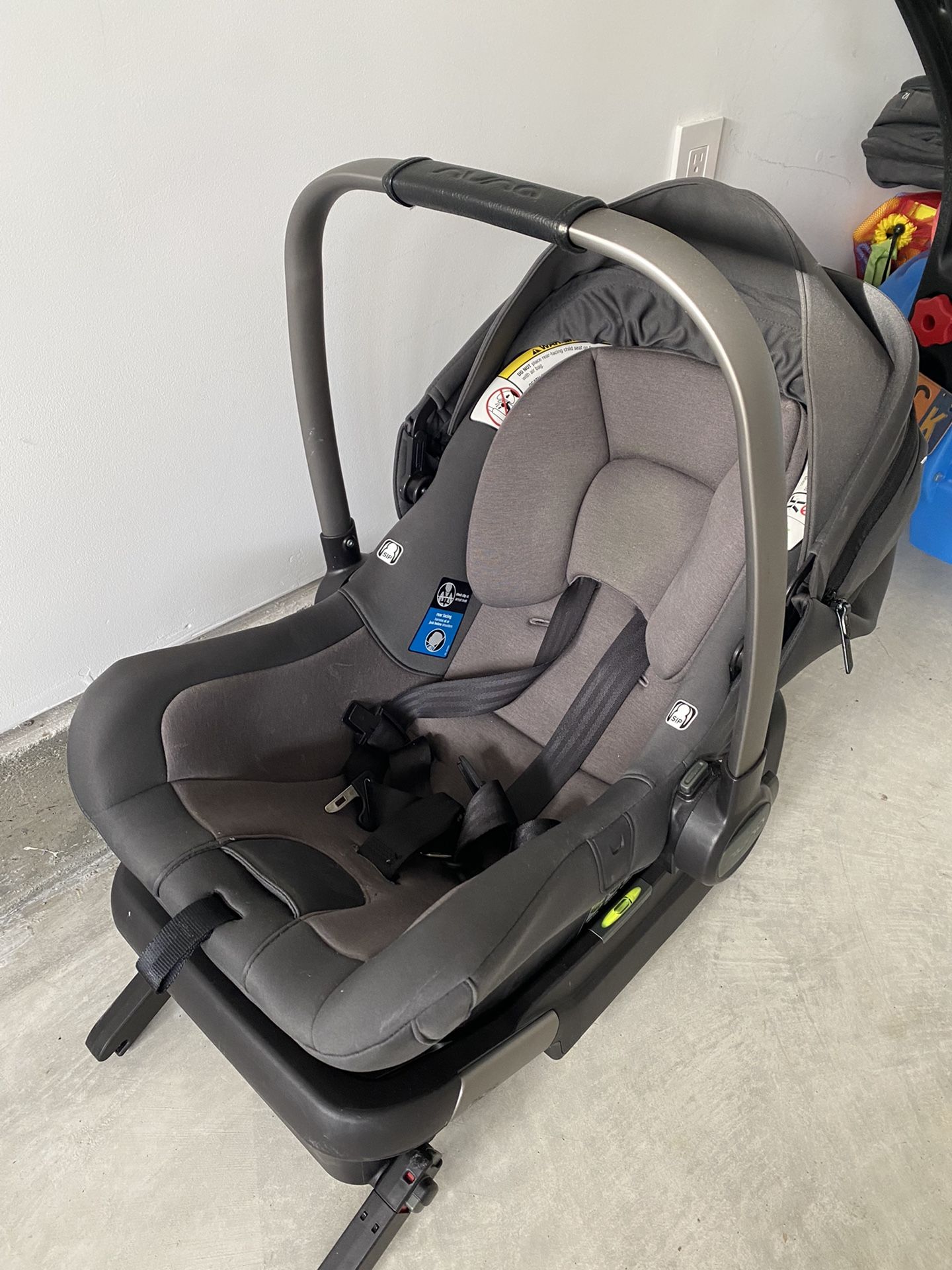 Nuna Pipa Lite Car Seat