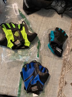 Workout gloves (price is per pair)