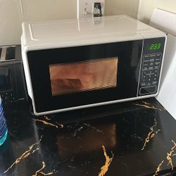 Microwave 6 Months Old 