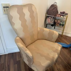 6 Dinning Chairs For Sale!