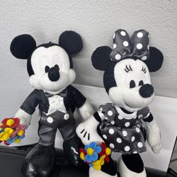 Tokyo Disney "One Man's Dream" Mickey & Minnie Plush Badges (Black & White)