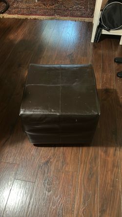 Leather stool/footrest