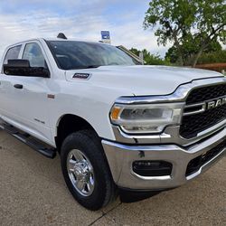 2019 ram 2500 4x4 gas