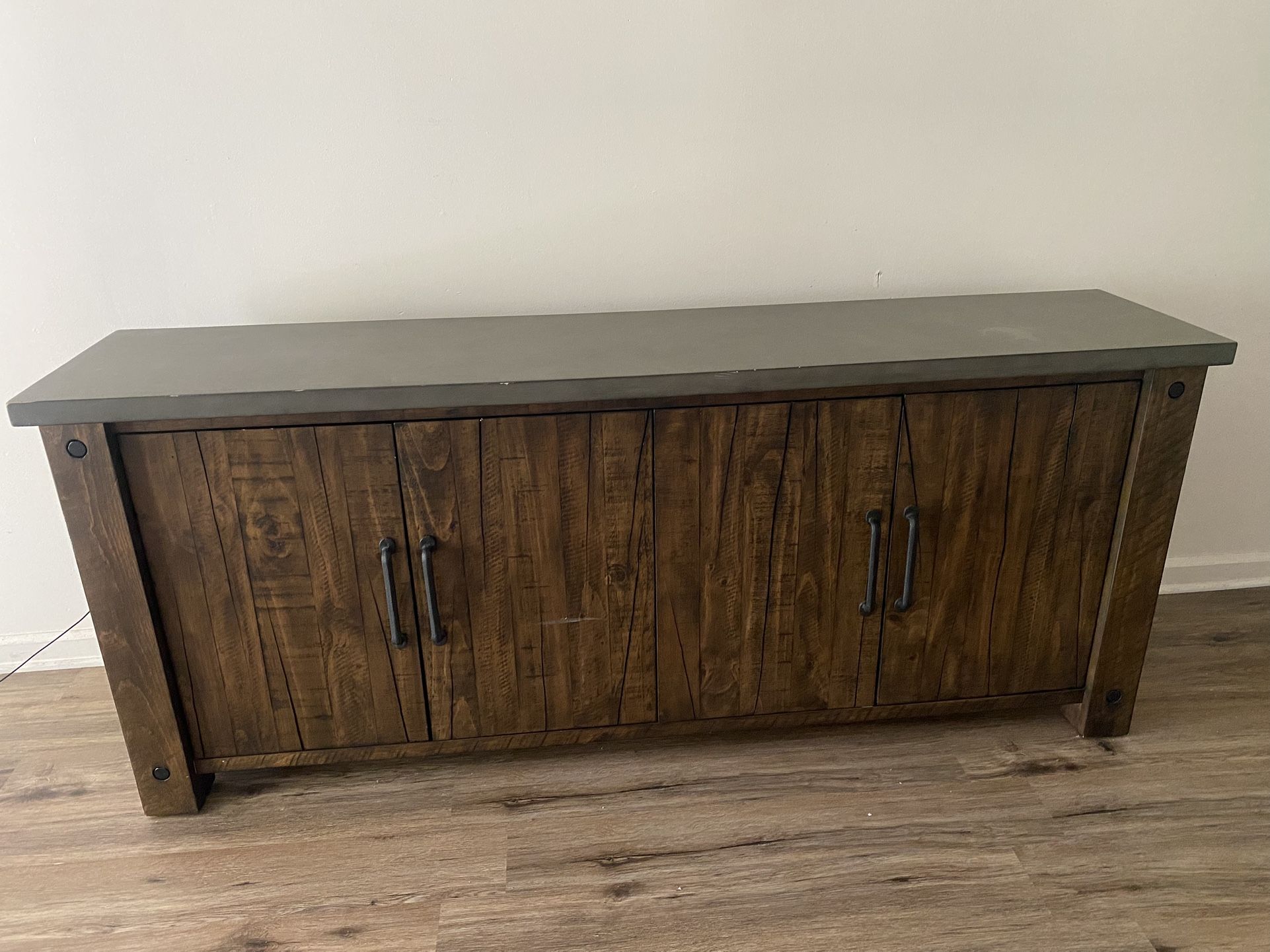 Entertainment/TV Stand