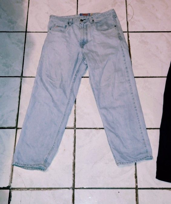 Light Wash Emypre Jeans