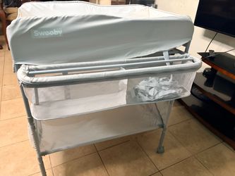 Sweeby Baby Bassinet with Changing Table