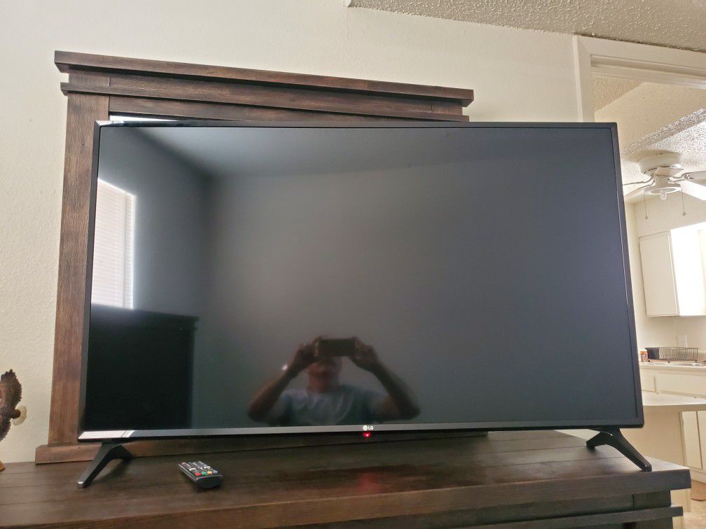 Lg 49" tv for sale