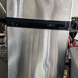 Haier Top Freezer 2 Door Refrigerator Steel