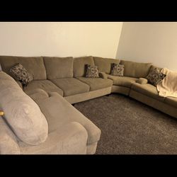 4 Peice Sectional Option Chaise Couch Set 