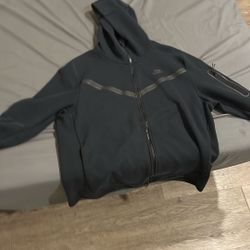 XL Black Nike Tech 