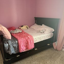 4 in 1  convertible crib