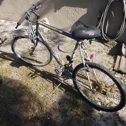 Mens Mountain Bike. Used for Sale in Fort Lauderdale FL OfferUp