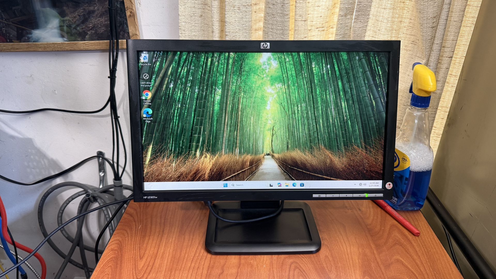 18” HP Widescreen Monitor