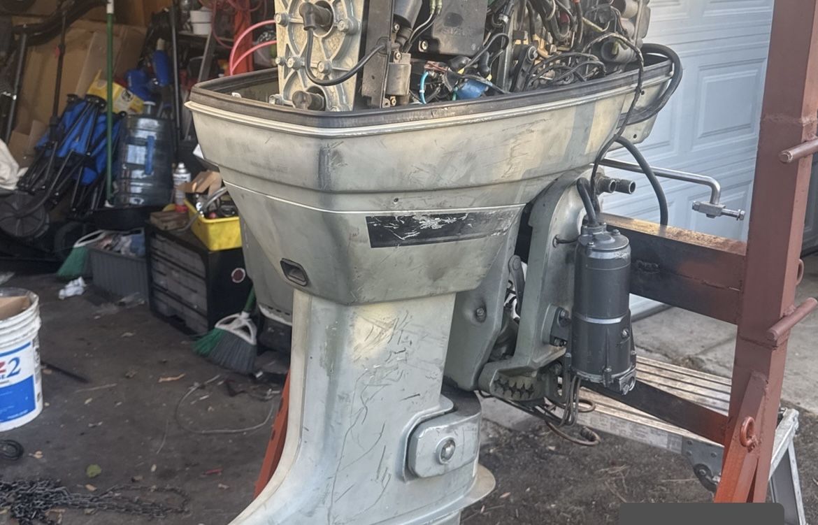 140 HP Suzuki Outboard 