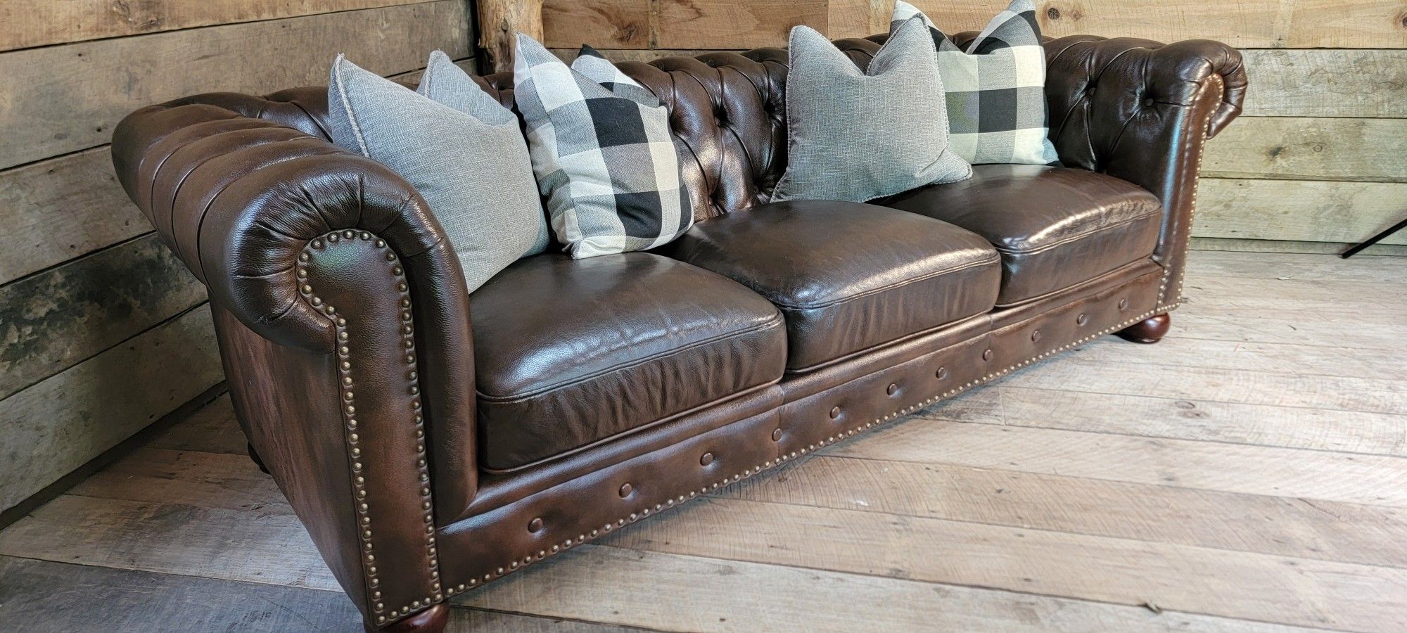Abbyson Living Genuine Leather Tufted Sofa – Classic Chesterfield Style