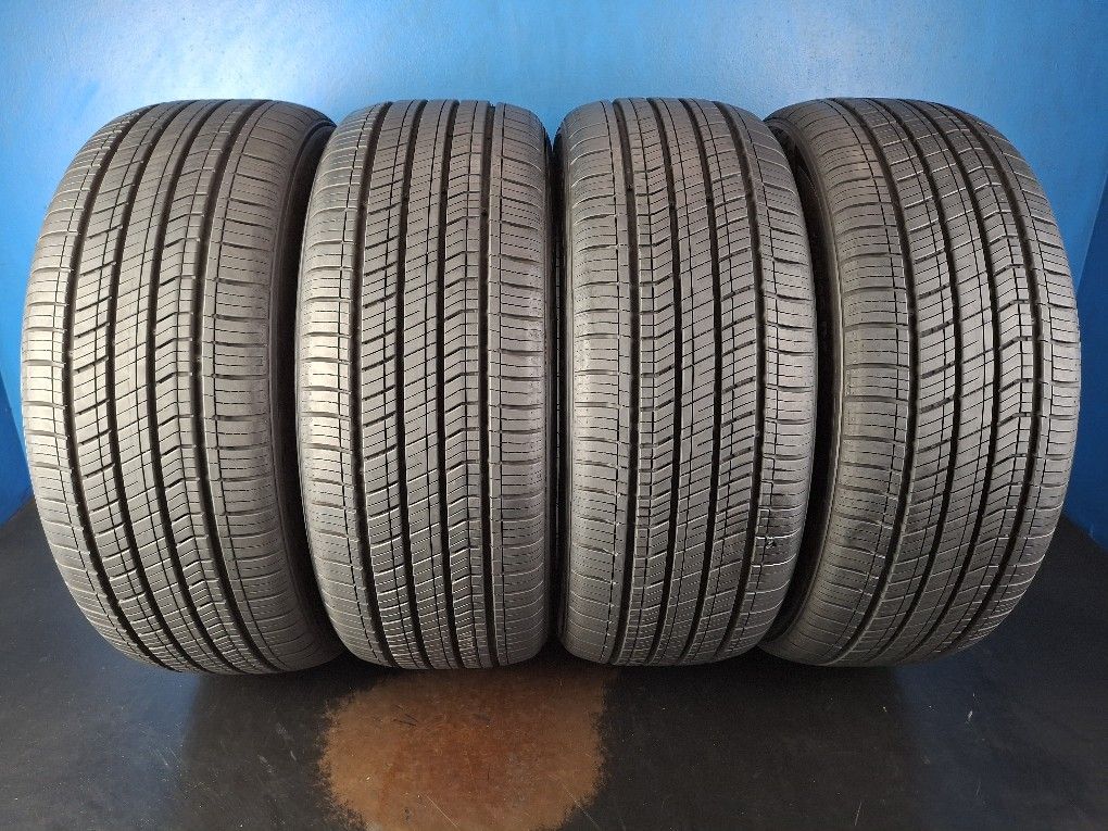 235 45 19 SET(4) (S90) KUMHO MAJESTY SOLUS TA91 95% TREAD