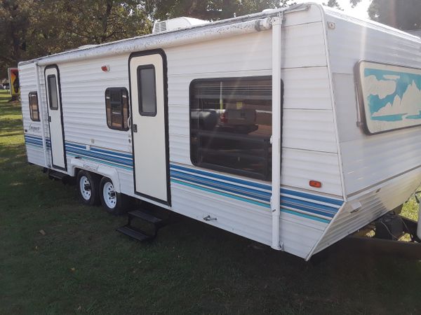 1998 Conquest travel trailer 26 foot for Sale in Pinehurst 