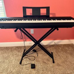 Yamaha  P-45 Digital Piano Package beginner