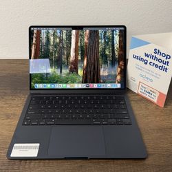13" MacBook Air M2 8 Core**500GB SSD