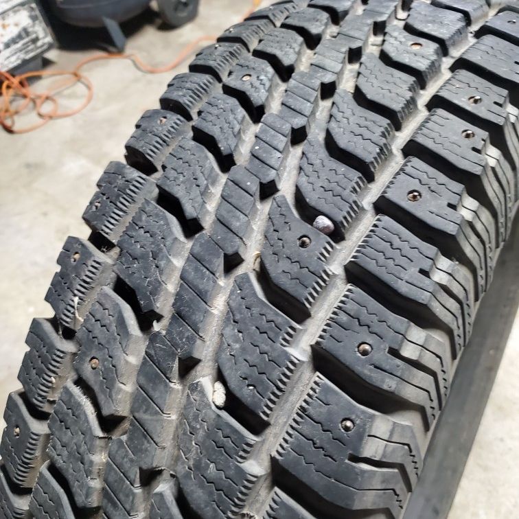 Studded Tires 245 75 17 Set Of 4.