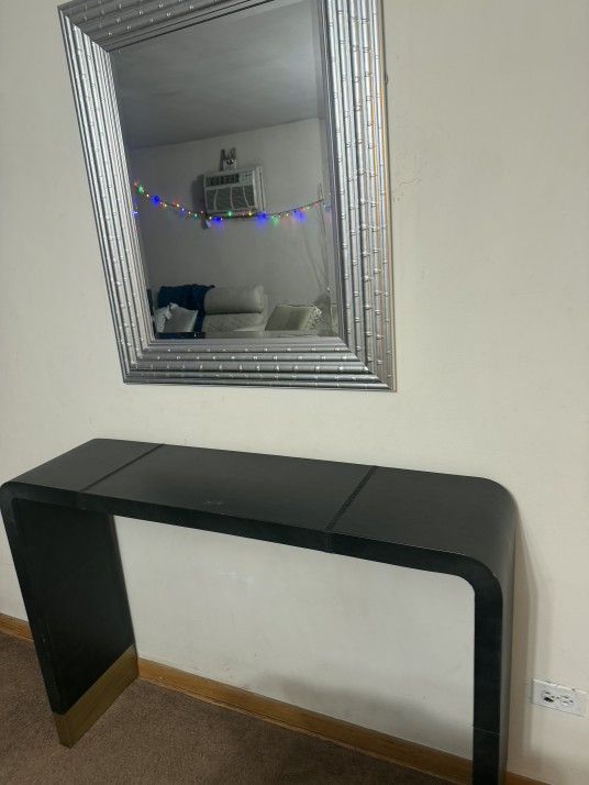 Entrance/foyer Table