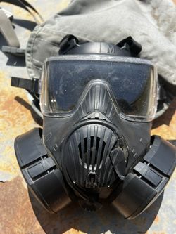 Gas Mask W/ Filters