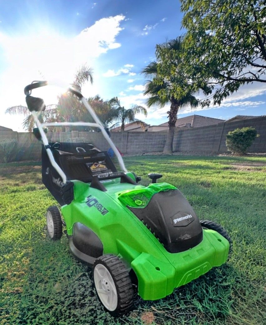 Greenworks 16" battery Lawn Mower 40V Battery & Charger included