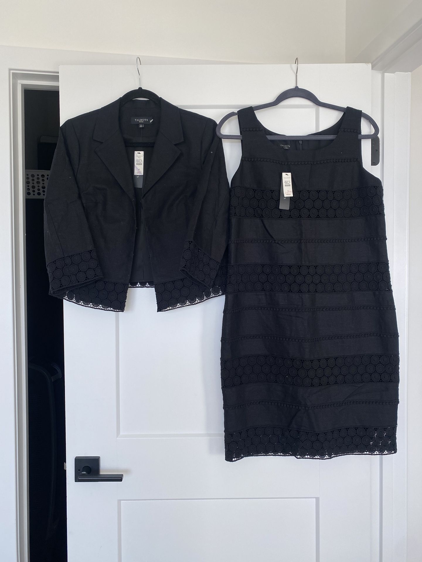 TALBOTS Womens Size 6P BLACK Eyelet Sleeveless Sheath Dress 2pc Suit NWT