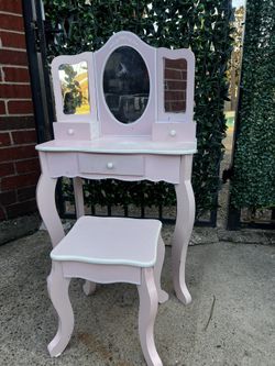 Princess Vanity & Tri-folding Mirror