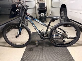 Specialized Hotrock 24 Youth Mountain Bike