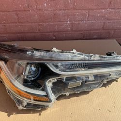2020-2021-2022 Toyota Corolla headlight RH