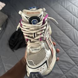 Balenciaga Runners 43
