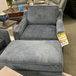 Oversize chair with ottoman