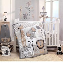 New Lambs & Ivy 6 Piece Crib Set And Mobile