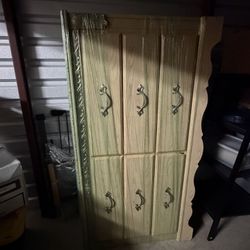 Dresser With Mirror 