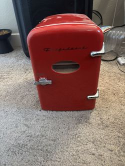 Xs Mini fridge 