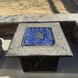 30 in Gas Fire Pit With Tank 